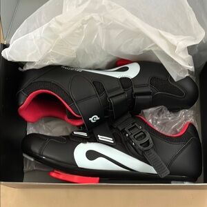 Women’s peloton size 39/size 8 Black and Red Cycling Shoes